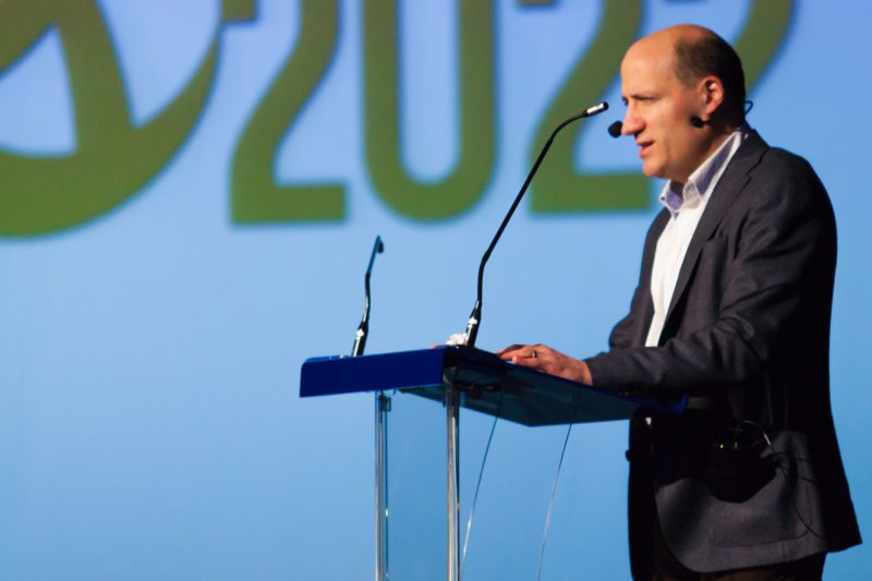 Jérôme Adam en conférence devant les collaborateurs de Chryso France